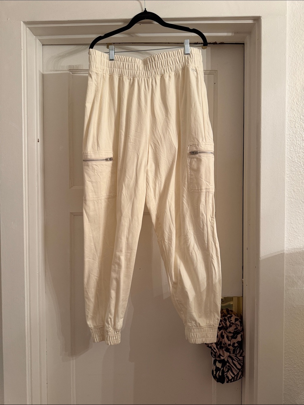 DSG Cream Joggers with Zip Pockets